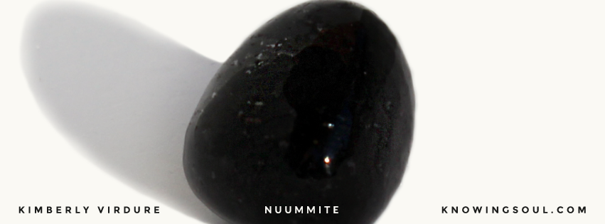 Nuummite